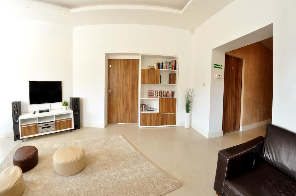Midtown Hostel Гданск Екстериор снимка